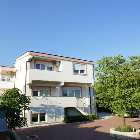 Argyruntum Apartments Starigrad Paklenica Exteriér fotografie