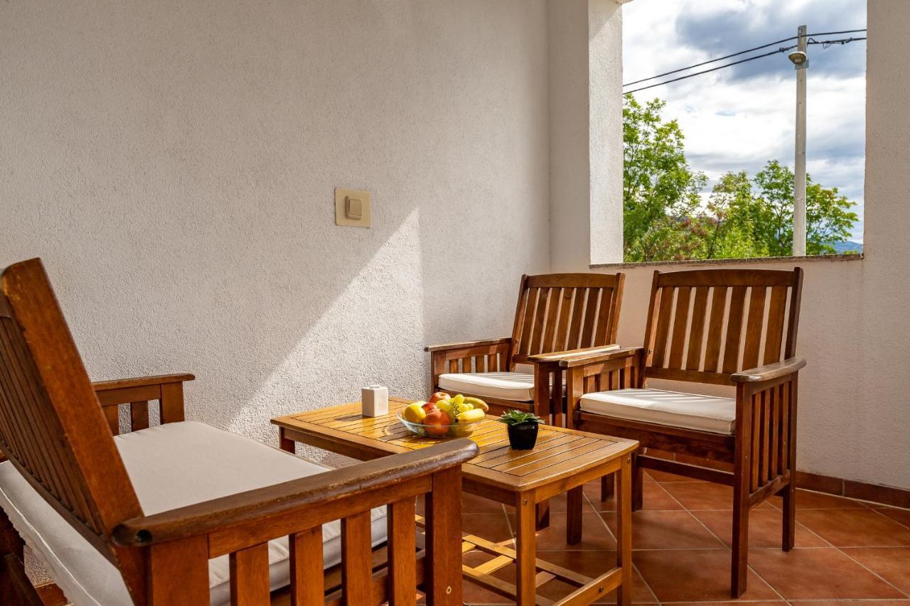 Argyruntum Apartments Starigrad Paklenica Exteriér fotografie
