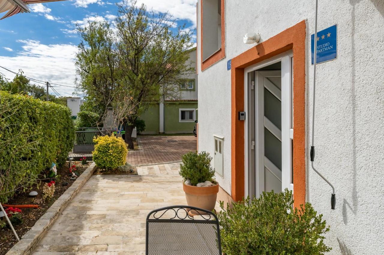 Argyruntum Apartments Starigrad Paklenica Exteriér fotografie