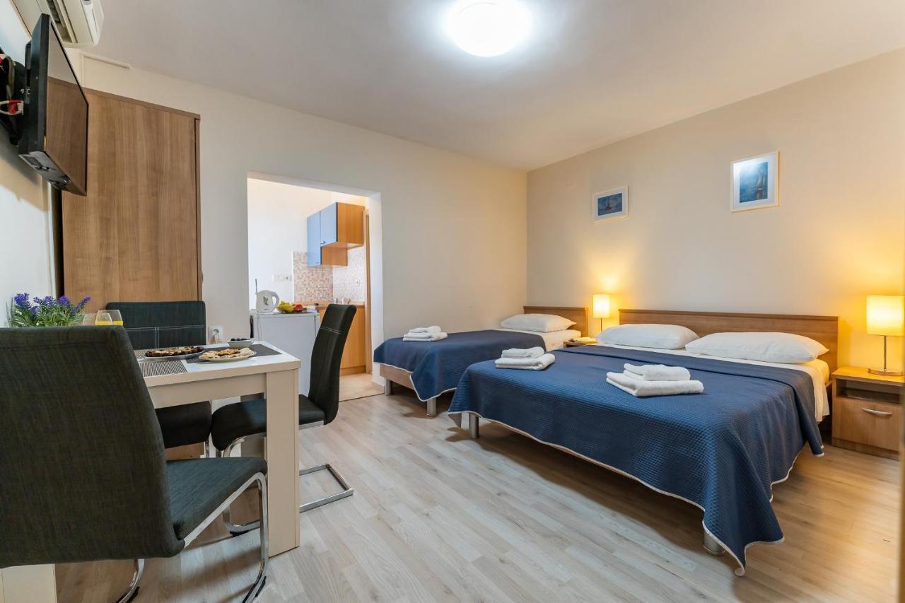 Argyruntum Apartments Starigrad Paklenica Exteriér fotografie