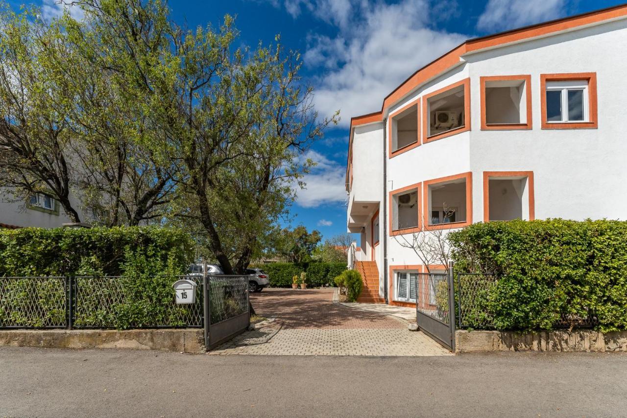 Argyruntum Apartments Starigrad Paklenica Exteriér fotografie