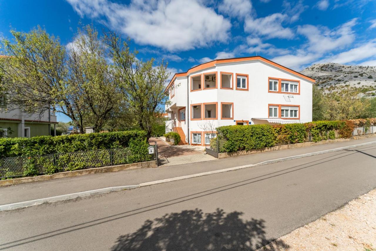 Argyruntum Apartments Starigrad Paklenica Exteriér fotografie