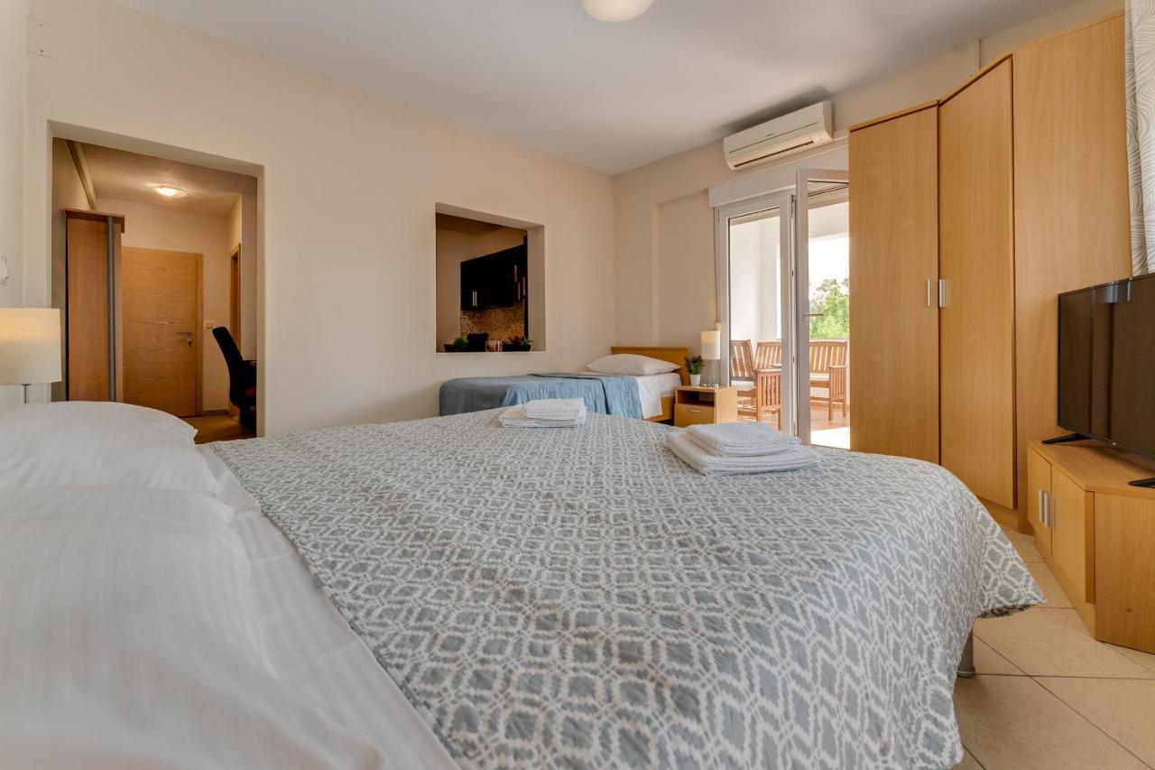 Argyruntum Apartments Starigrad Paklenica Exteriér fotografie