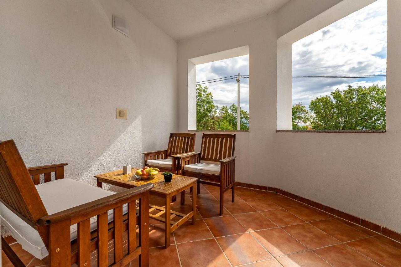 Argyruntum Apartments Starigrad Paklenica Exteriér fotografie