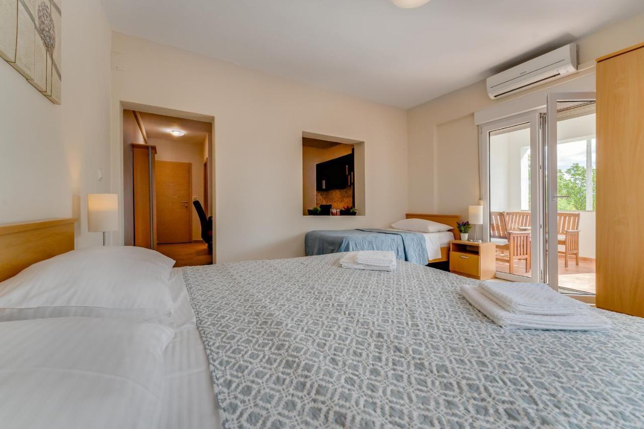 Argyruntum Apartments Starigrad Paklenica Exteriér fotografie