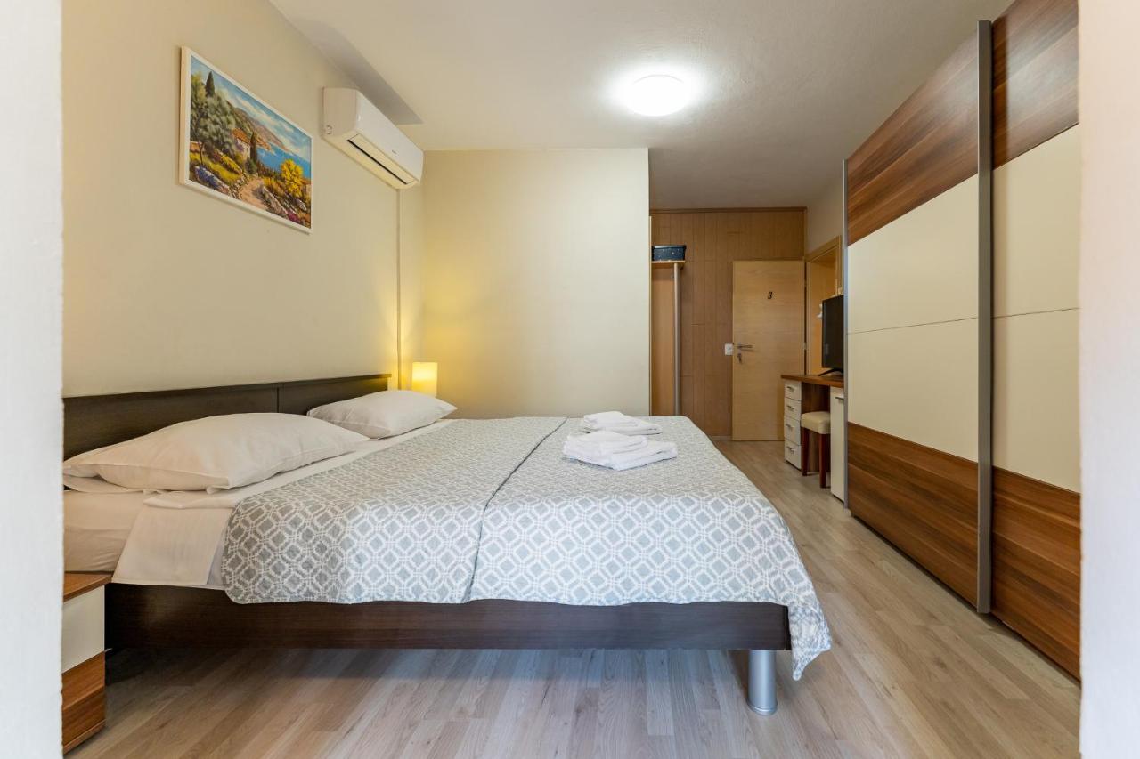 Argyruntum Apartments Starigrad Paklenica Exteriér fotografie