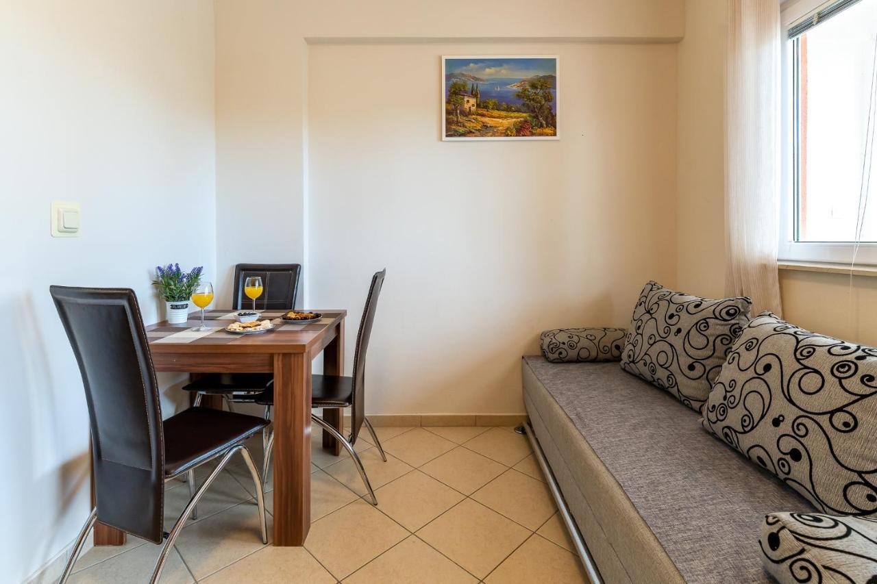 Argyruntum Apartments Starigrad Paklenica Exteriér fotografie