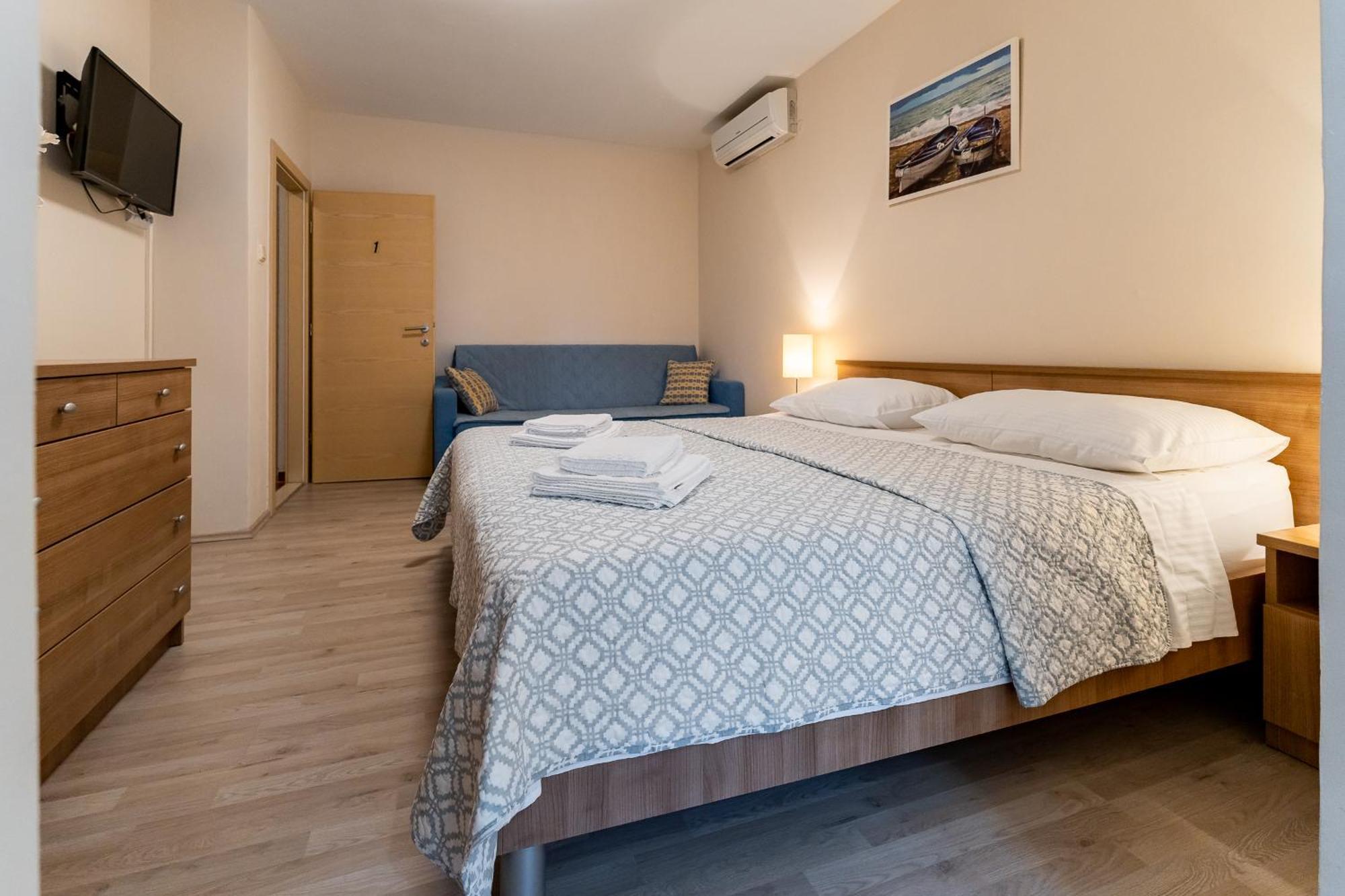 Argyruntum Apartments Starigrad Paklenica Exteriér fotografie